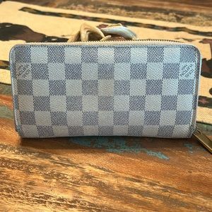 Louis Vuitton Damier Azur Zippy Wallet